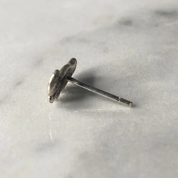 Dinosaur stud‎ earring - Picture 2 of 4